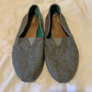 Women’s size 9 herringbone/teal toms EUC